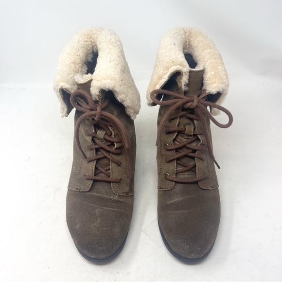 UGG Women’s Zea Brown Wedge Ankle Shearling waterproof Boots Size 19 - Picture 5 of 9